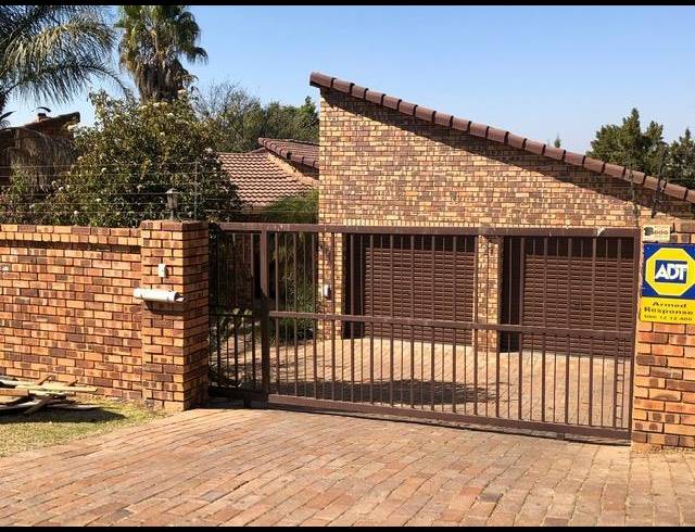 4 BEDROOM PROPERTY TO RENT IN SUNDOWNER